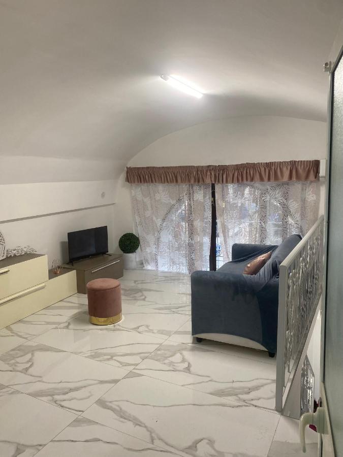 Tiluri Apartment Наполи Екстериор снимка