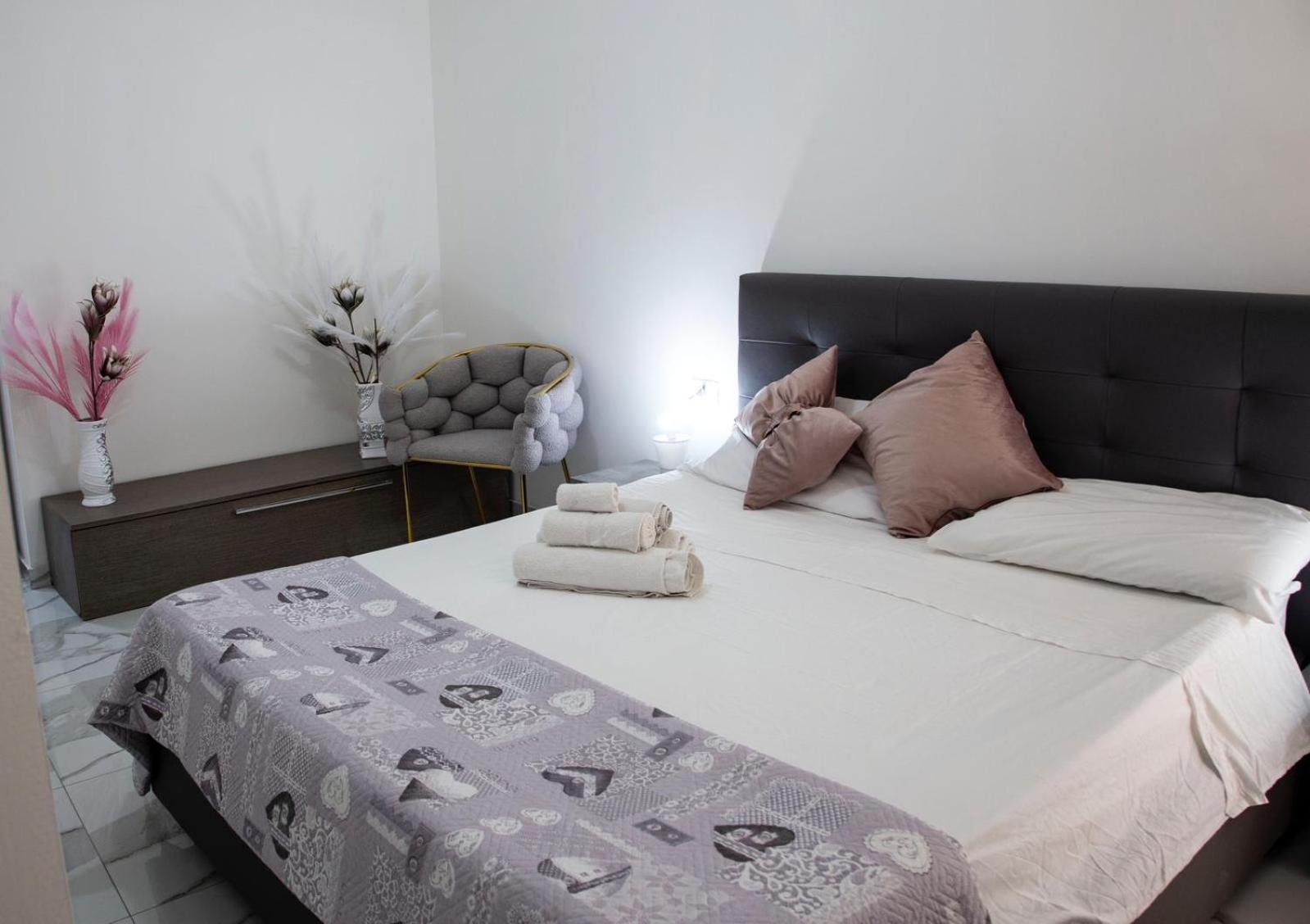 Tiluri Apartment Наполи Екстериор снимка